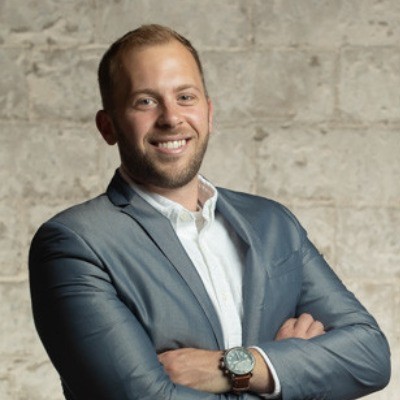 Headshot of Dennis Weiss