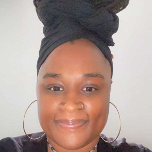 Headshot of Akia Young